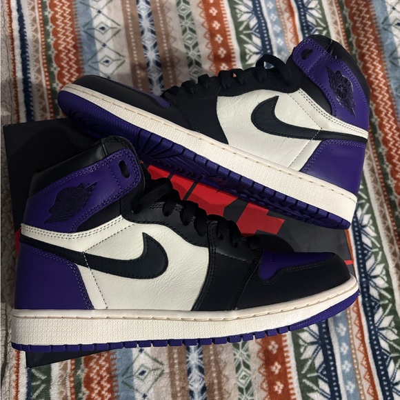Air Jordan 1 high court purple size 9.5